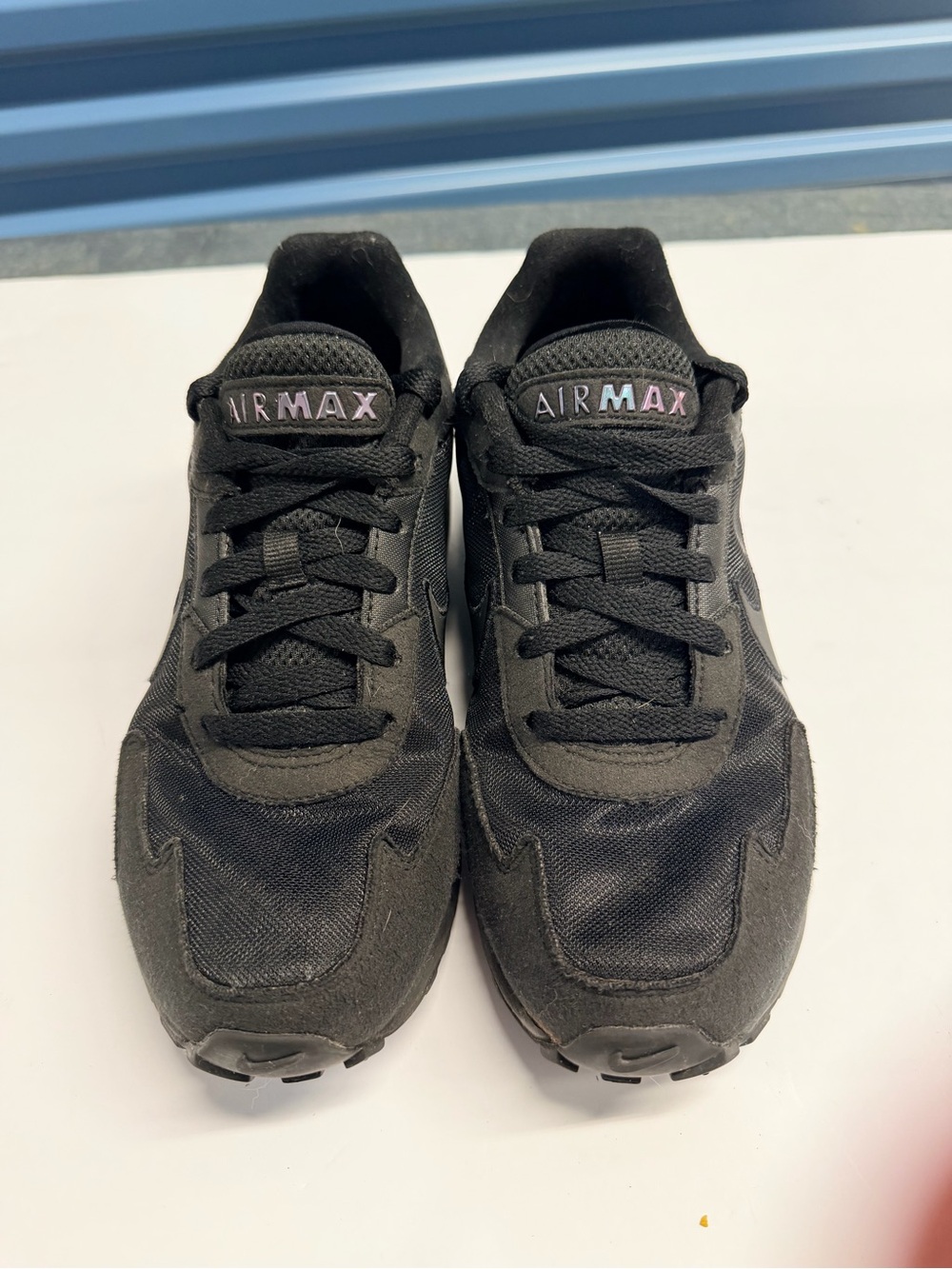 Nike Air Max Men's Black Sneakers with Subtle Pink Logo